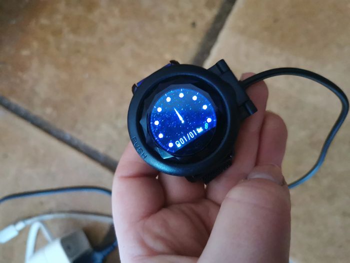 Montre rechargeable compteur de pas bracelet métal - photo numéro 3