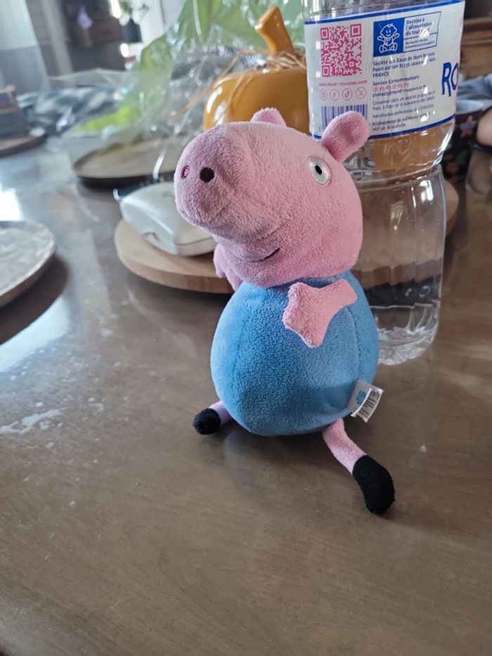 Petite peluche Georges de peppa pig - photo numéro 2