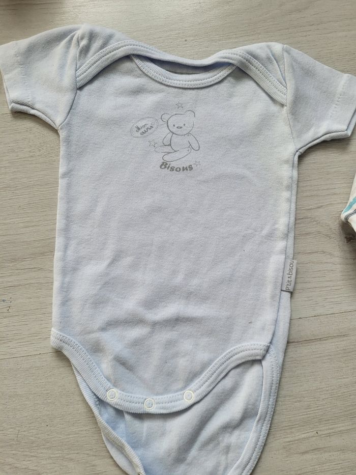Lot 4 bodys P'tit Bisou 3 mois - photo numéro 6