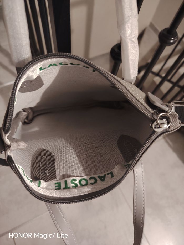 Mini sac lacoste - photo numéro 3