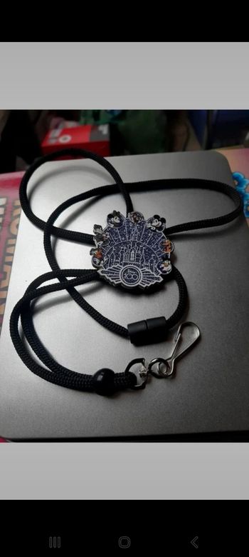 Collier 100 ans disney cast member