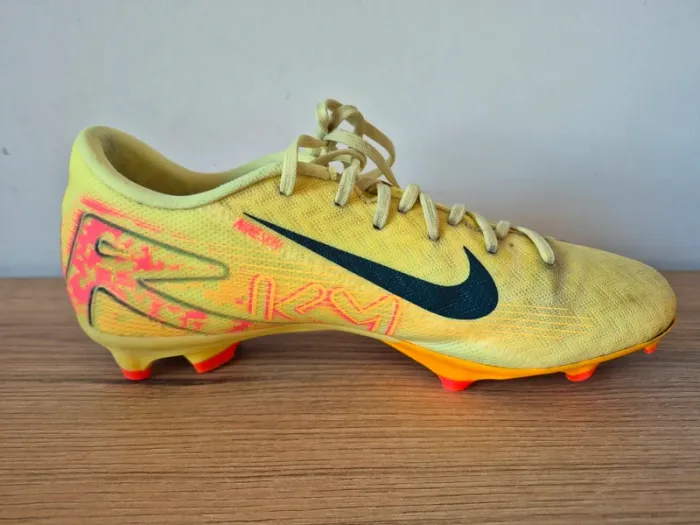 Chaussures de foot nike kyllian Mbappe taille 39 - photo numéro 3