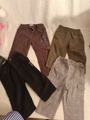Lot pantalon taille 12 mois
