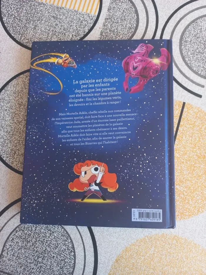 Livres Mortelle Adèle et la galaxie des bizarres - photo numéro 2