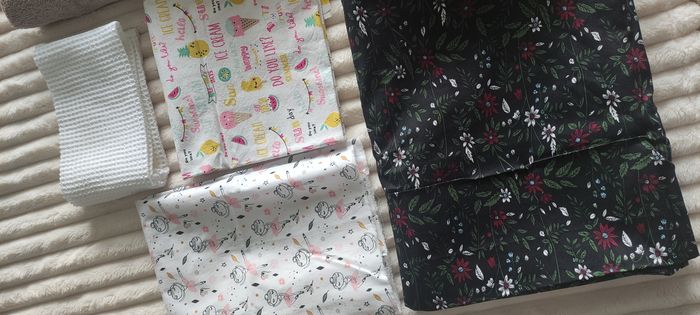 Lot de tissus variés – Coton, éponge, polaire, simili cuir, ameublement – 10 pièces