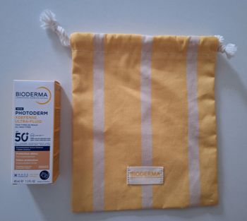Crème solaire indice 50+ et sa pochette en tissu