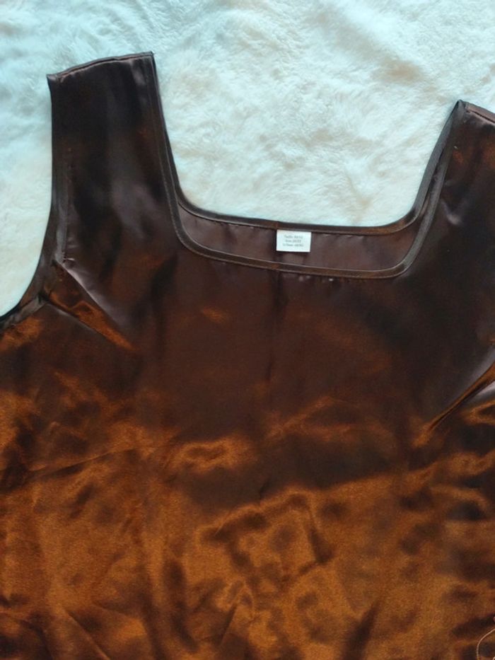 Débardeur femme en soi couleur marron avec motif fleur design taille 50/52 - photo numéro 6