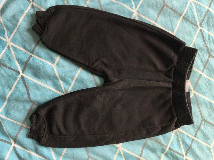 Lot 2 joggings - photo numéro 2