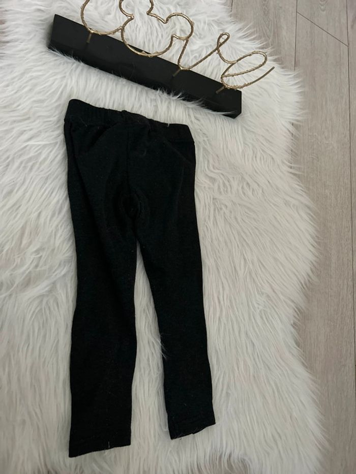 Legging chaud gris noir 🥰 décathlon taille 4 ans idéal pour le ski - photo numéro 3