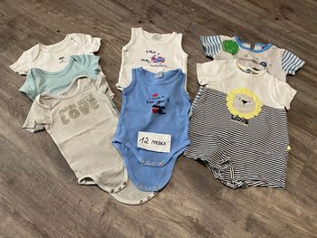 Bodys et pyjamas 12 mois