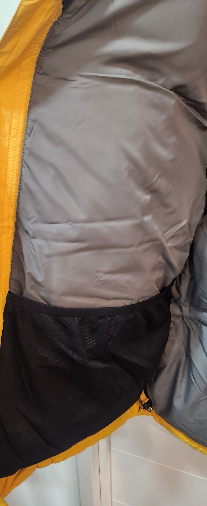 Doudoune Timberland jaune et noire 100% duvet – Taille M (neuve avec étiquettes) - photo numéro 9