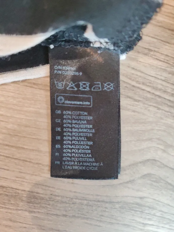 Haut fin taille xs décolleté dans le dos - photo numéro 5