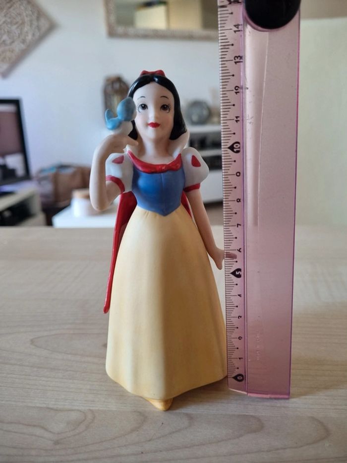 Figurine Blanche Neige Snow White Disney vintage en porcelaine - photo numéro 7