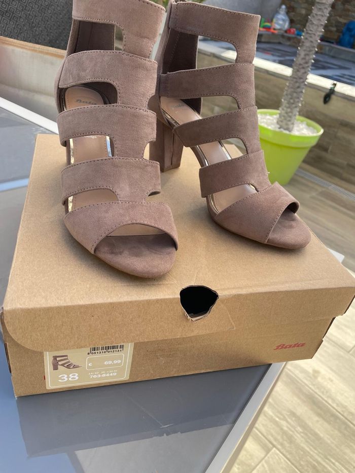 Sandales montantes à talon Pointure 38 Bata - photo numéro 6