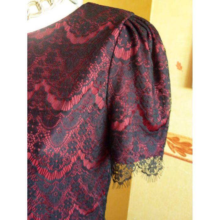 Iska London - Robe dentelle -  Taille 42 - photo numéro 2