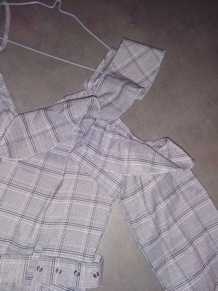 Robe épaules dénudées - photo numéro 2