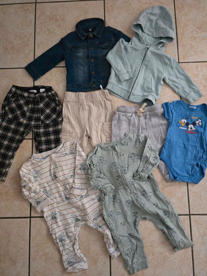 Lot 12 mois pyjama pantalons veste jeans body