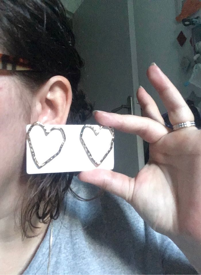 Boucles d’oreilles NEUVES avec étiquette pour femme forme de coeur 💛 couleur doré - photo numéro 2