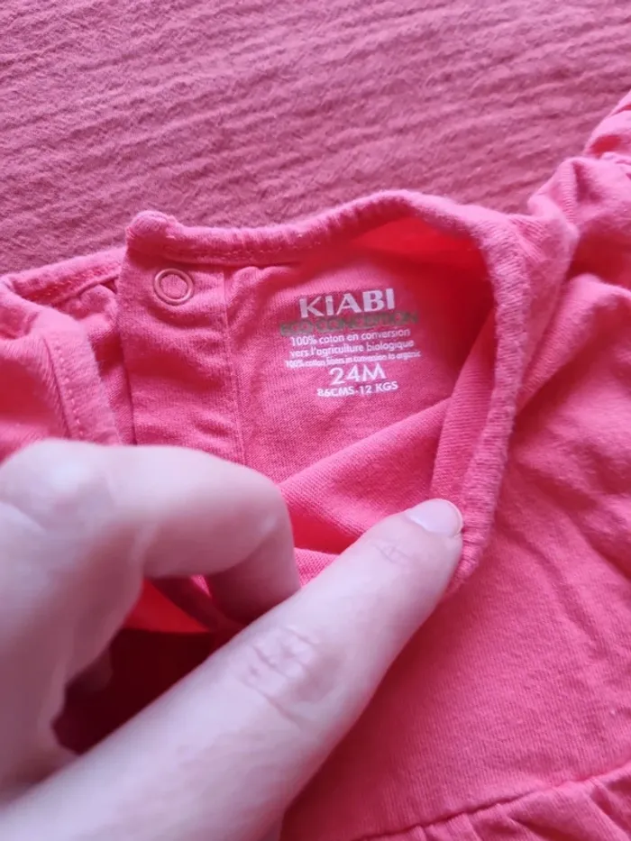 T-shirt sans manches corail 24 mois kiabi très bon état - photo numéro 2