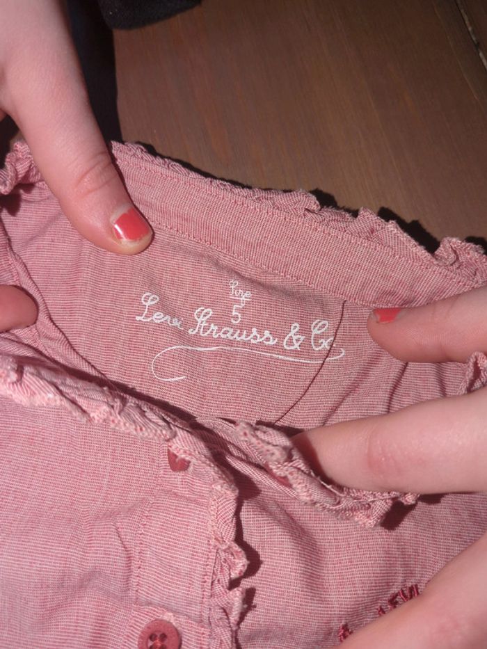 Chemise chemisier levis fille 5 ans rose col montant côtelé comme neuf - photo numéro 5