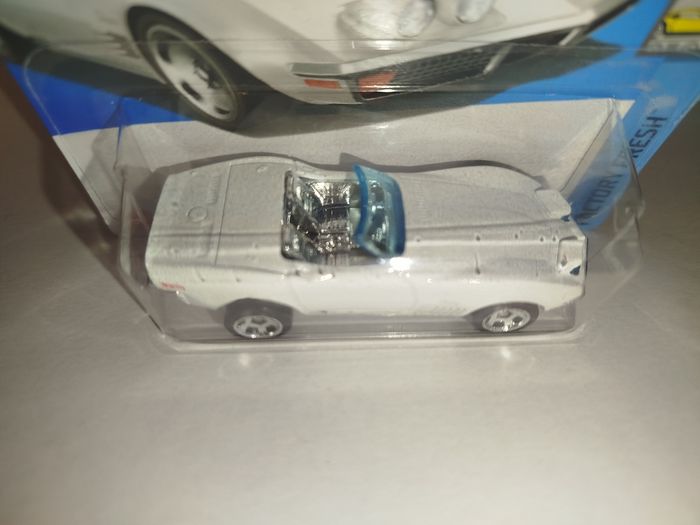 Hot Wheels '72 Stingray Convertible 2024 - photo numéro 7
