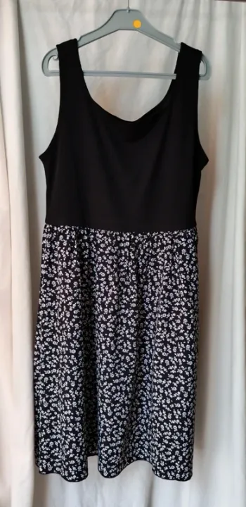 Robe fleurie taille M