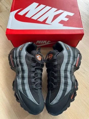 Nike Air Max 95 Black Grey Safery Orange Taille 44