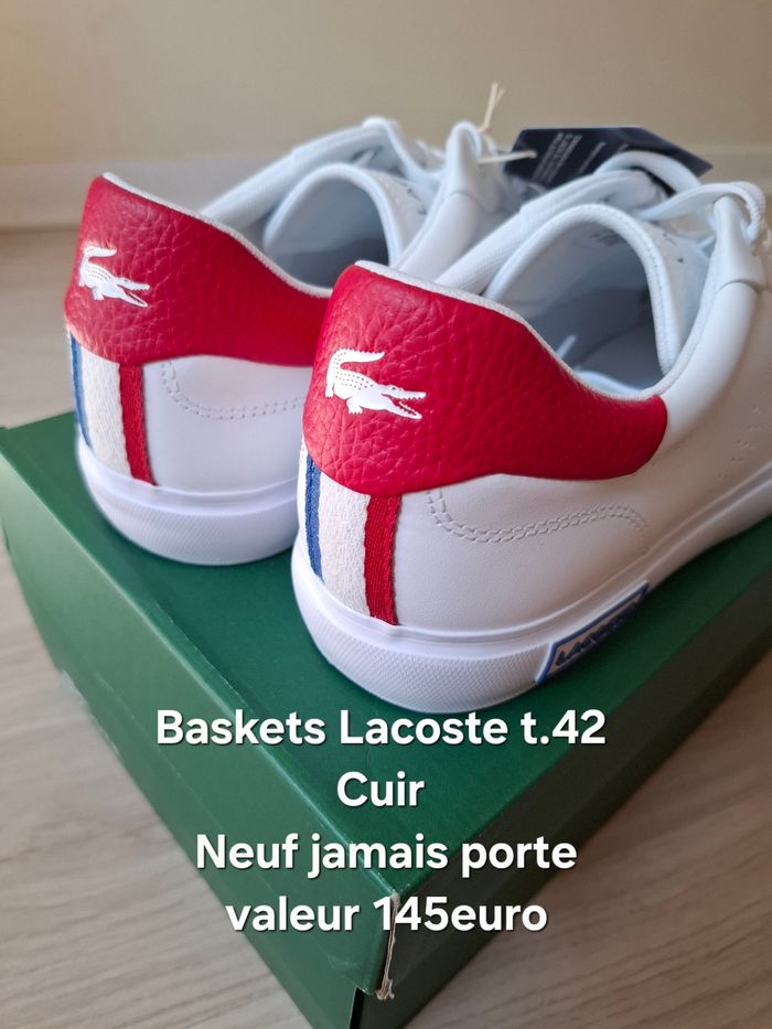 Baskets Lacoste t.42 Neuf jamais porte 100%Cuir valeur 145€