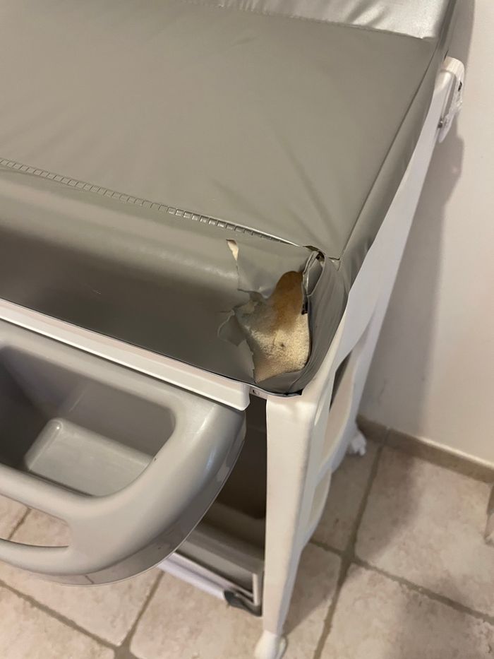 Table à langer à roulette - photo numéro 4