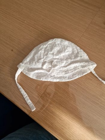 Bonnet blanc chapeau été zara