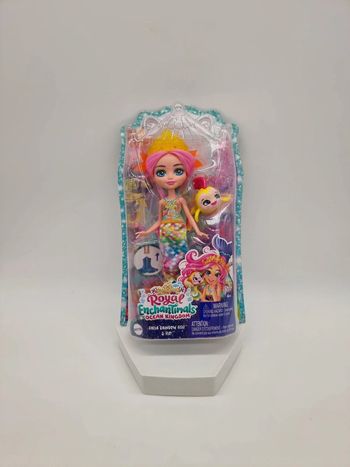 Poupée Enchantimals Radia Poisson arc-en-ciel et Flo