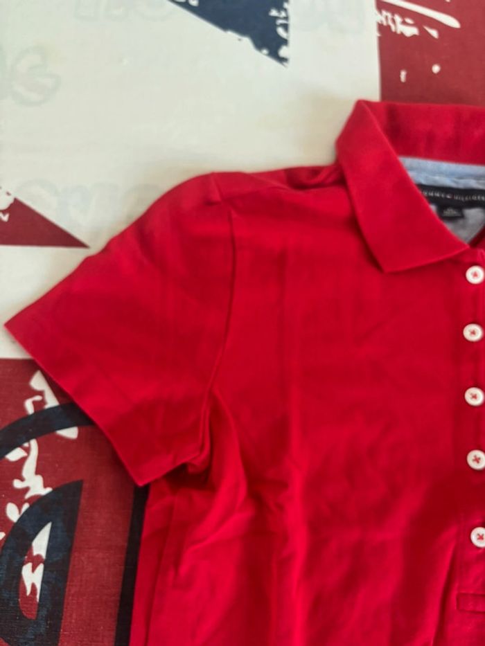Polo Tommy Hilfiger rouge 5 boutons taille xs - photo numéro 4