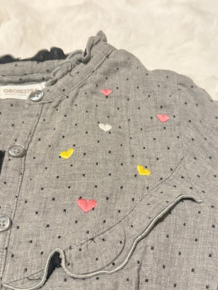 Chemise grise avec cœurs colorés de chez Orchestra taille 5 ans - photo numéro 3