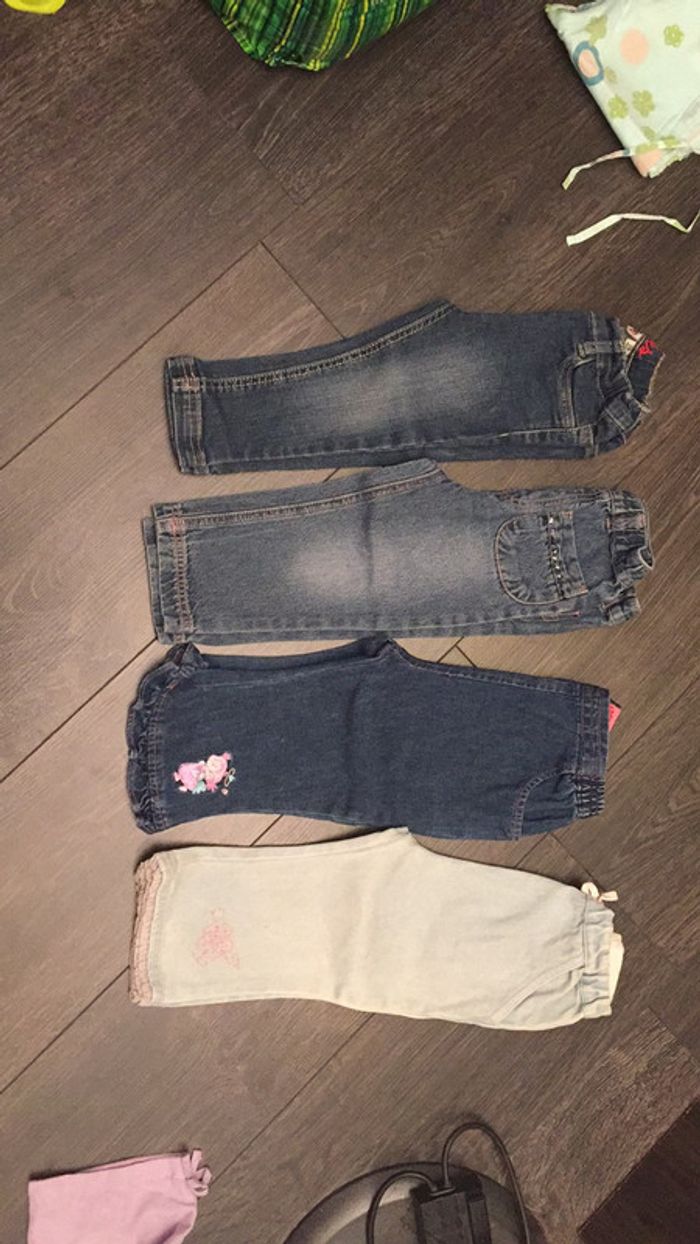 Lot 4 jeans 18 mois fille