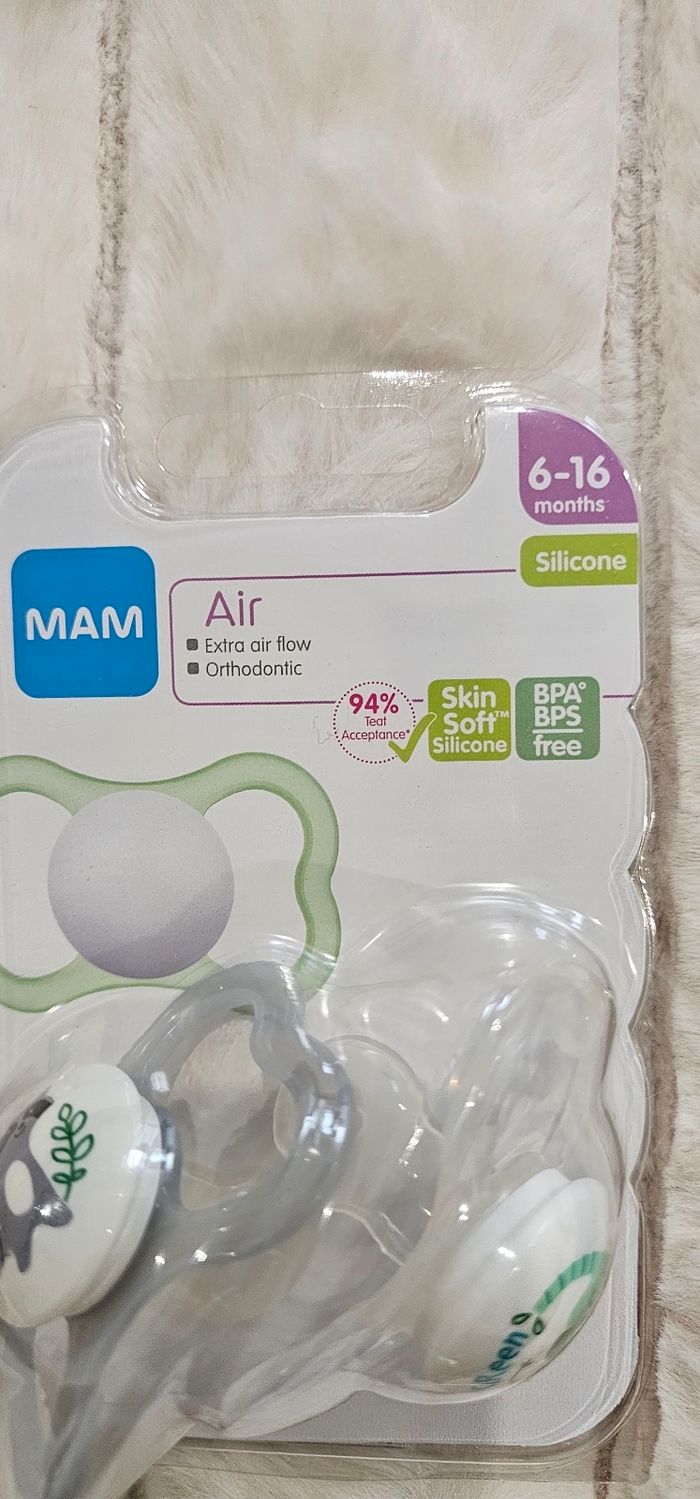 Lot de 4 sucettes 🍭 orthodontiques Mam Neuves - photo numéro 5