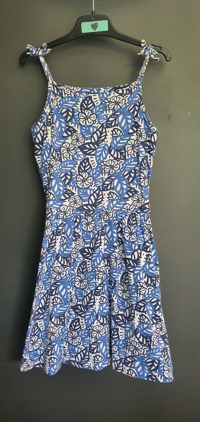 Robe fleurs feuillage. 6/7ans - photo numéro 2