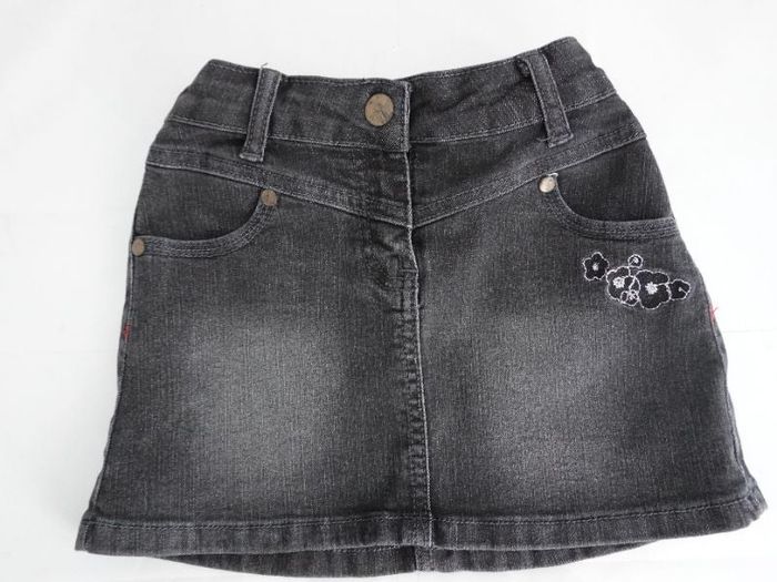 Jupe en jean – Noir - 5 ans – Très bon état