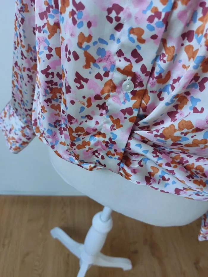 Magnifique blouse satinée fleurie - photo numéro 6