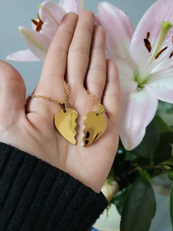 Collier un cœur pour deux.