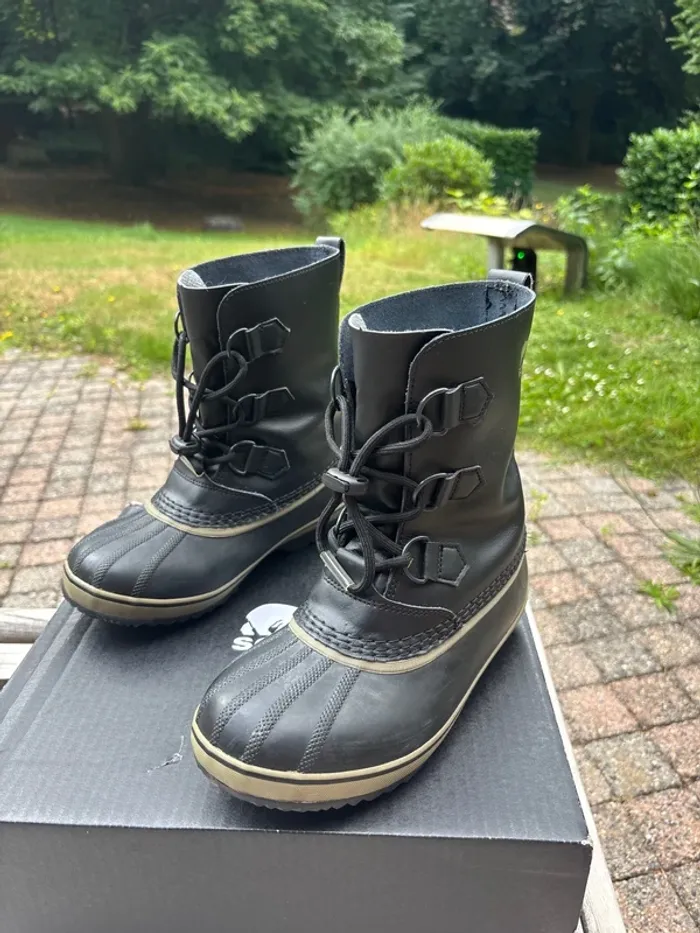 Bottes Sorel Enfant - Taille 36 - Parfaites pour l'Hiver et la Neige ! - photo numéro 2