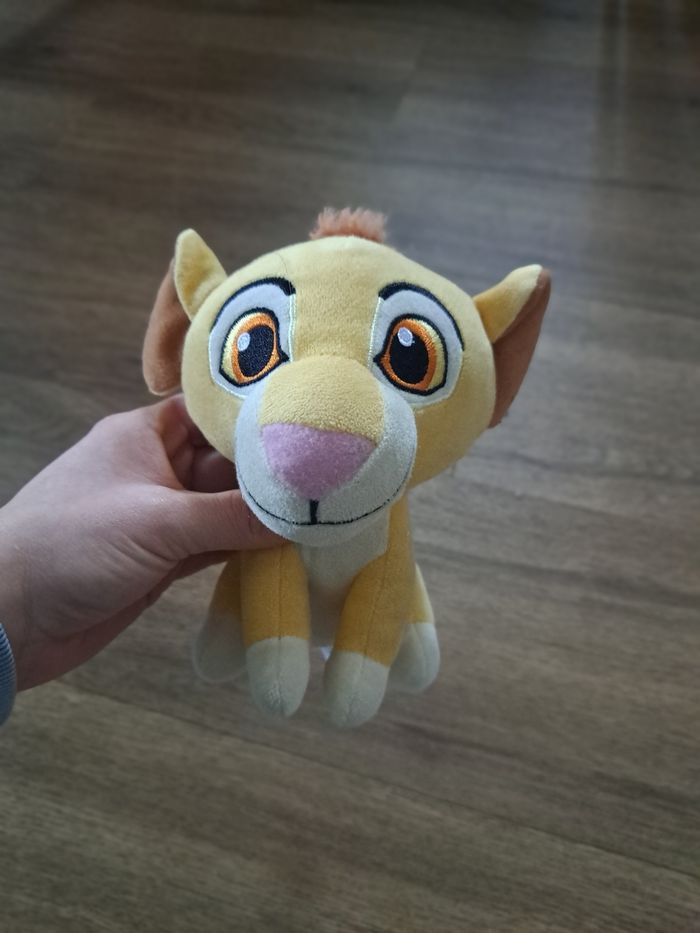 Peluche roi lion