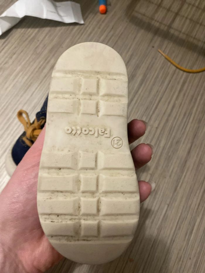 Chaussure taille 21 - photo numéro 2