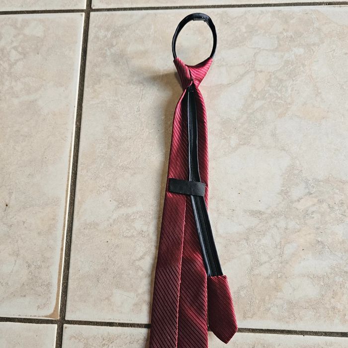 Cravate rouge - photo numéro 4