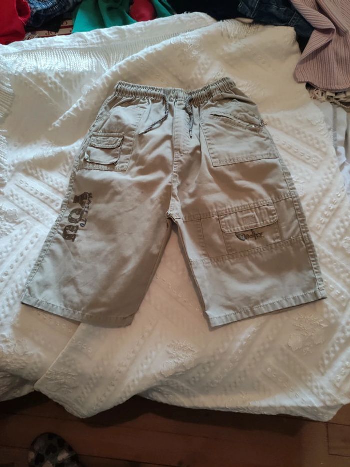 Pantacourt kaki 8 ans