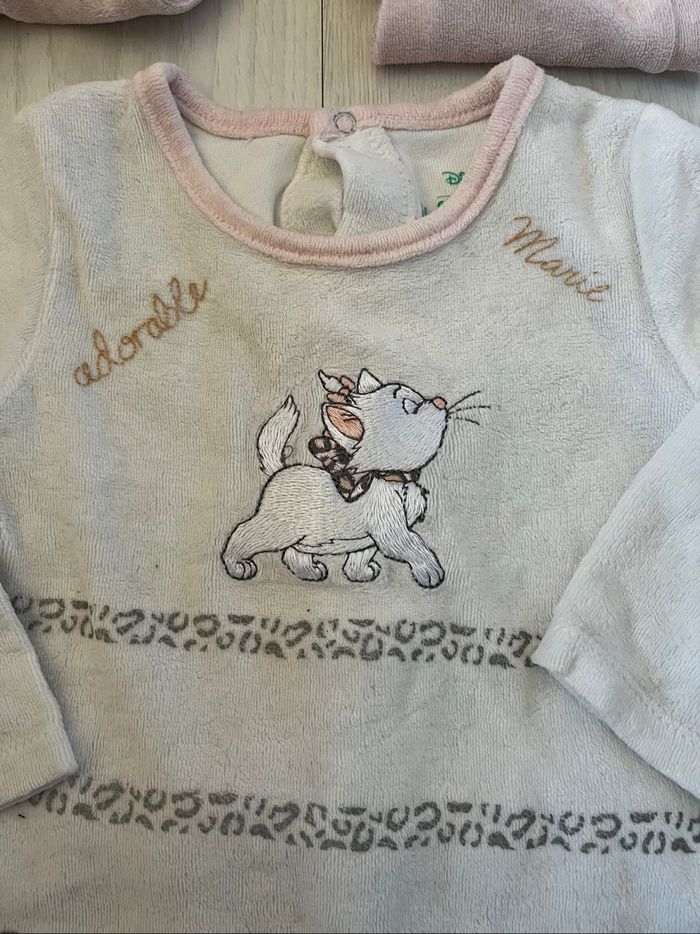 Lot 2 pyjamas velours Disney 12mois - photo numéro 2