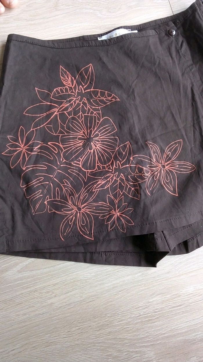 Jupe short marron. T. 36. - photo numéro 2