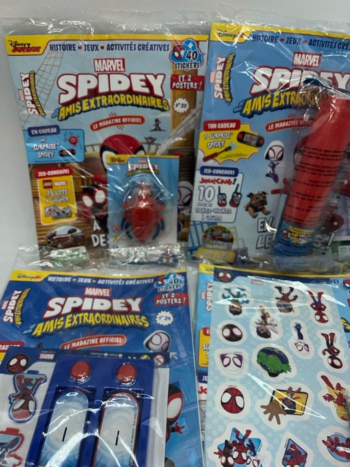 Lot de 4 magazines livres d'activité Spidey Disney Spiderman avec leurs jouets - photo numéro 1