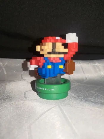 Figurine Amiibo Mario pixel 30th anniversary