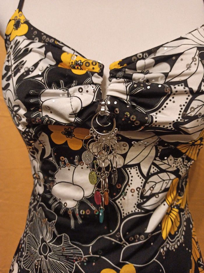 Blouses hawaïenne asymétrique avec bijoux - photo numéro 3