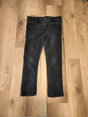 Jean Kiabi étiqueté 4 ans mais taille 3 ans